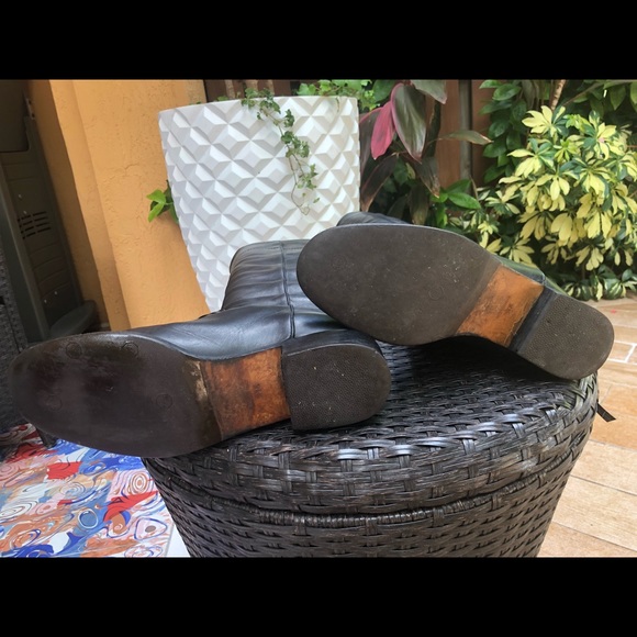 Chanel boots Authentic bought in Paris. - Picture 6 of 8